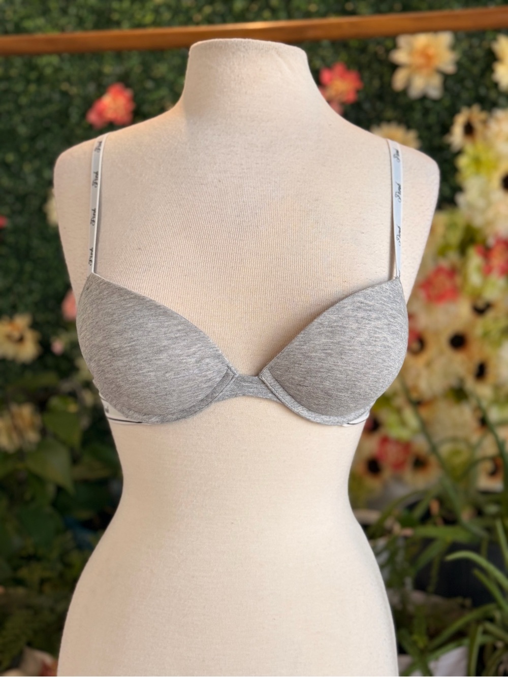 Victoria's Secret Gray Lightly Padded Everyday Bra
